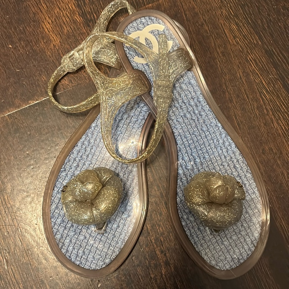 Chanel size 7